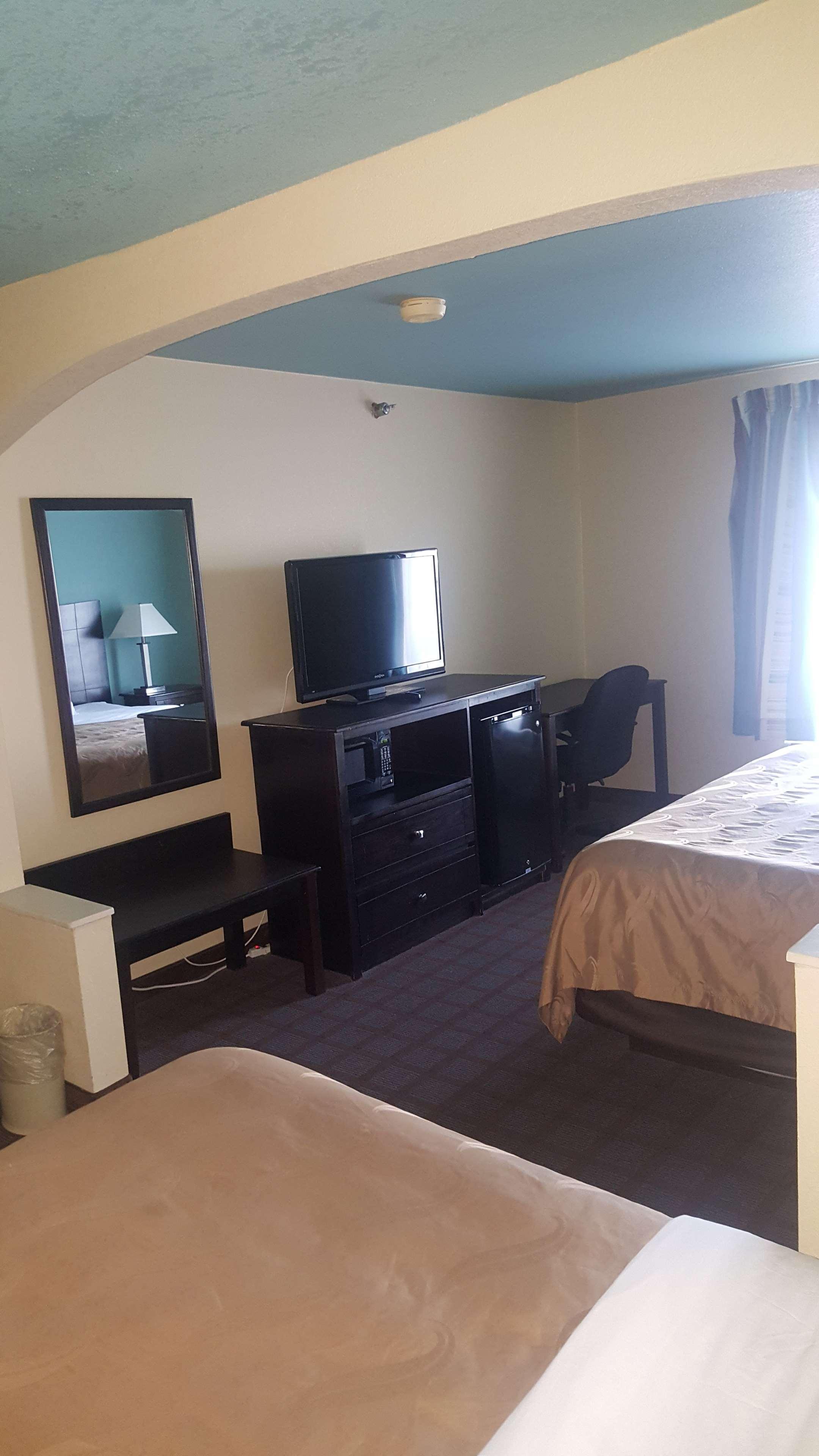 Surestay Plus Hotel By Best Western Blue Springs Exterior foto