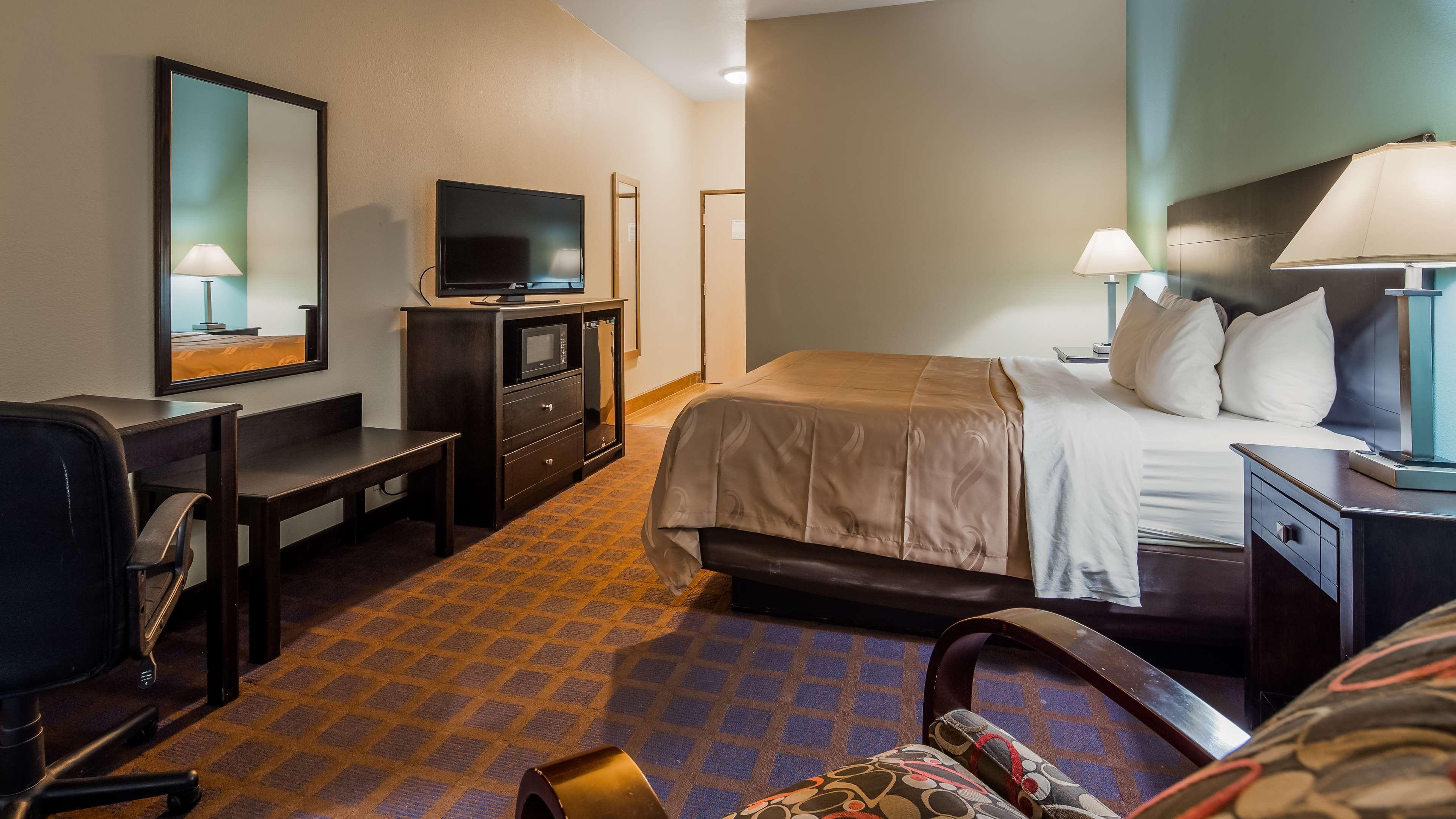 Surestay Plus Hotel By Best Western Blue Springs Exterior foto