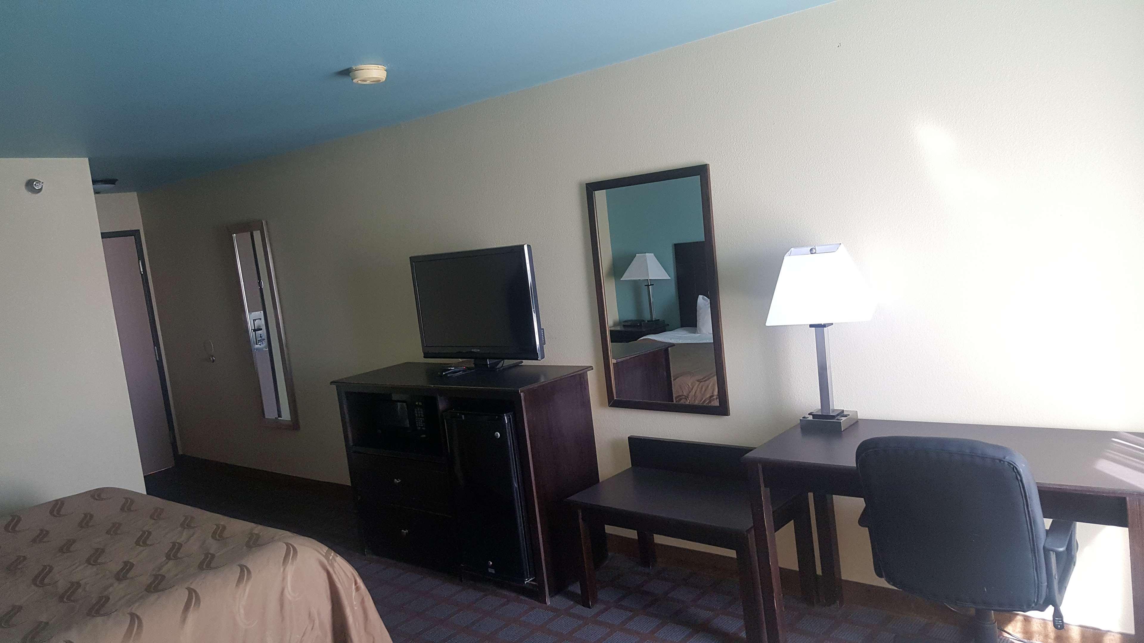 Surestay Plus Hotel By Best Western Blue Springs Exterior foto