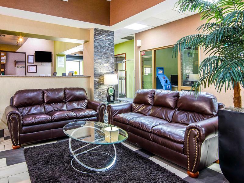 Surestay Plus Hotel By Best Western Blue Springs Exterior foto